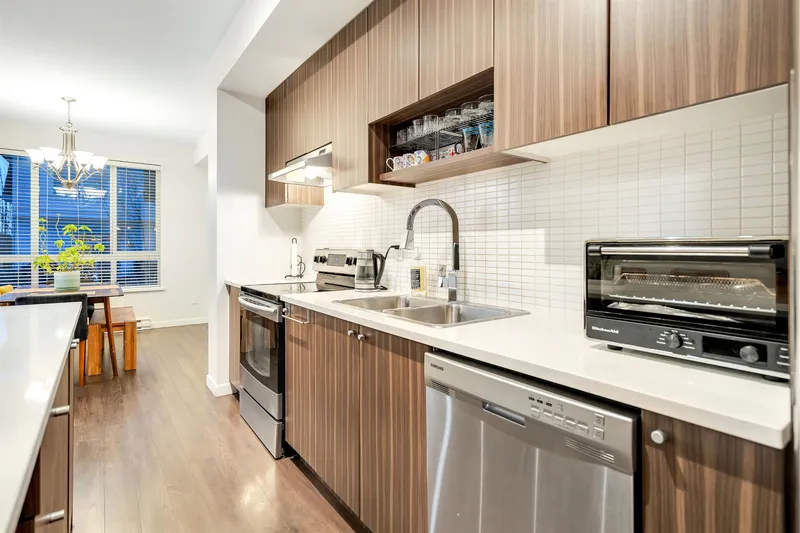 57 14955 60 AVENUE - photo 4 of 25