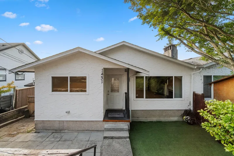 1431 ELINOR CRESCENT - photo 1 of 25