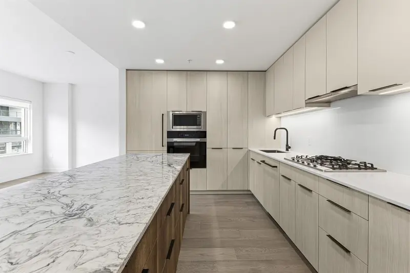 205 3590 W 39TH AVENUE - photo 3 of 20