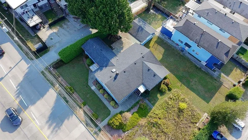 3047 OXFORD STREET - photo 2 of 25