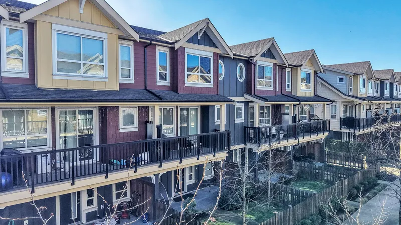 28 430 DUNCAN STREET - photo 1 of 25