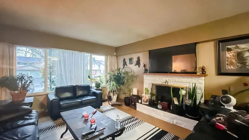 6609-6611 LAKEVIEW AVENUE - photo 3 of 14