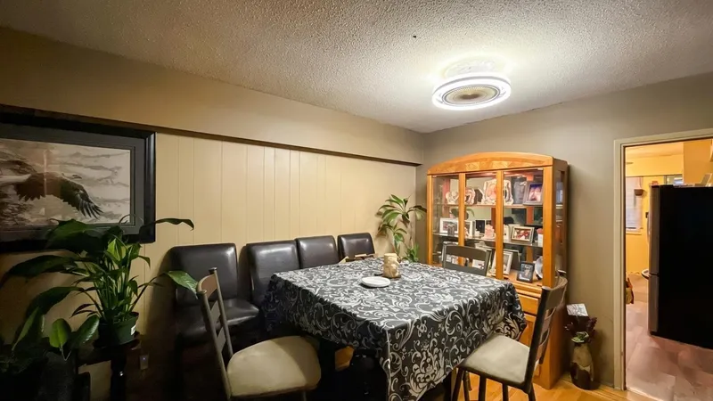 6609-6611 LAKEVIEW AVENUE - photo 4 of 14