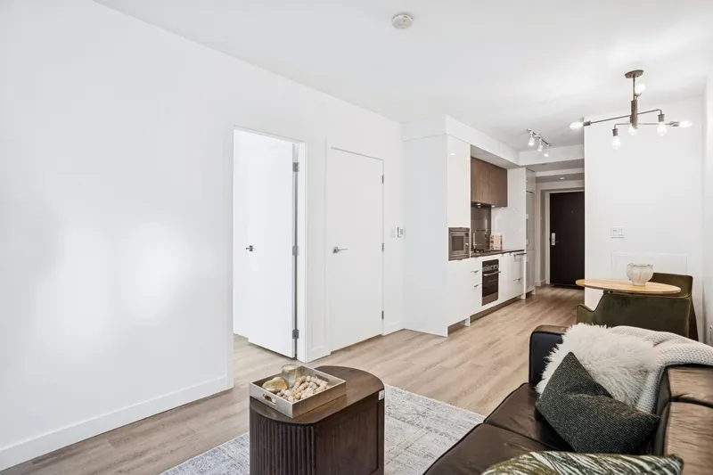 507 209 E 7TH AVENUE - photo 4 of 25