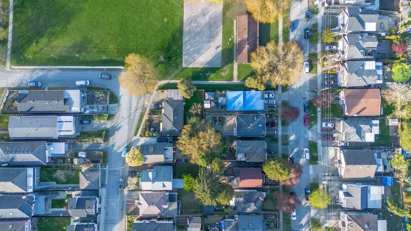 5311 MCKINNON STREET - photo 3 of 5