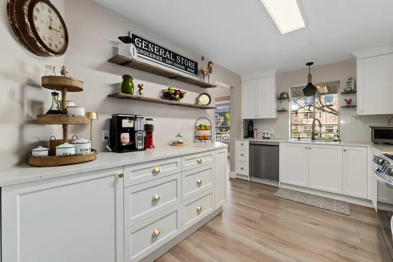 202 1488 MERKLIN STREET - photo 4 of 25