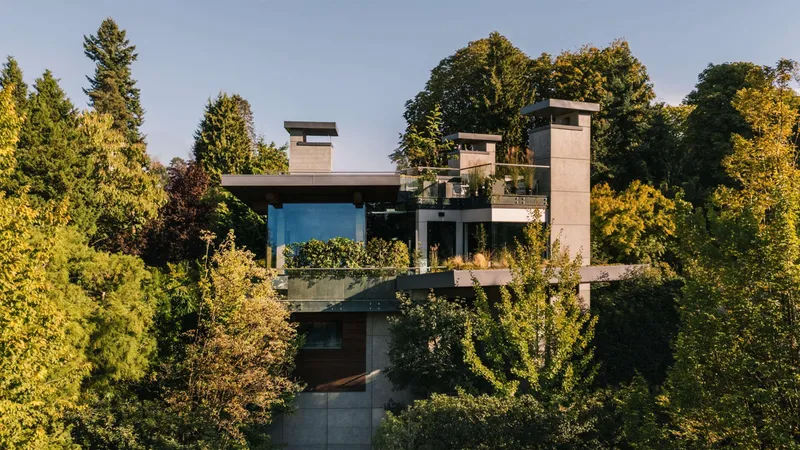 5038 ARBUTUS STREET - photo 1 of 25