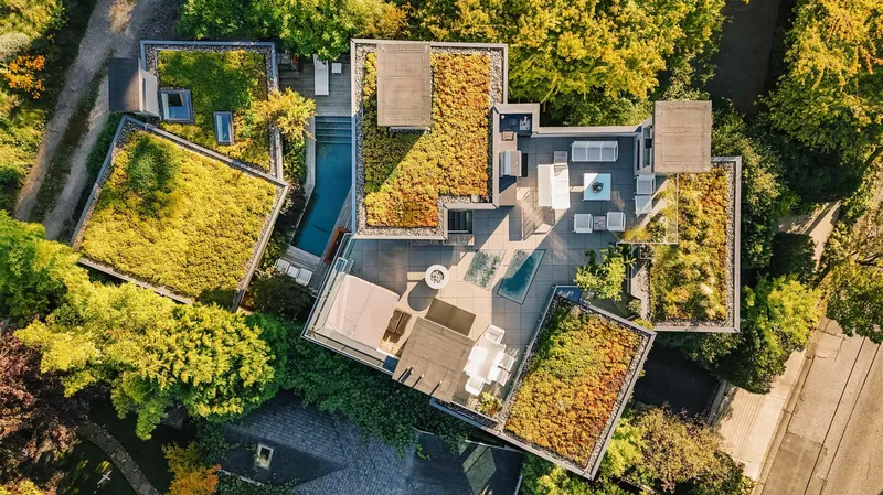 5038 ARBUTUS STREET - photo 2 of 25