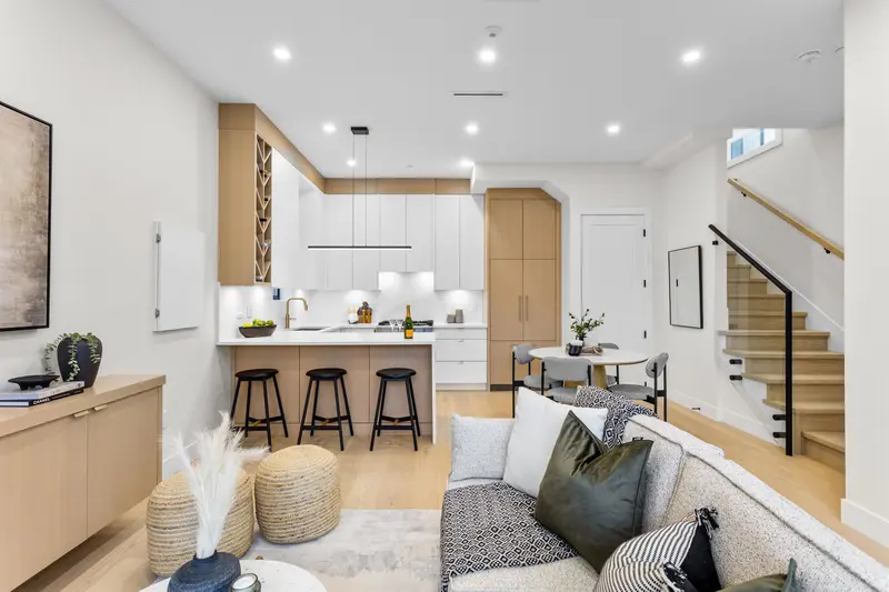 1 5306 CULLODEN STREET - photo 4 of 20