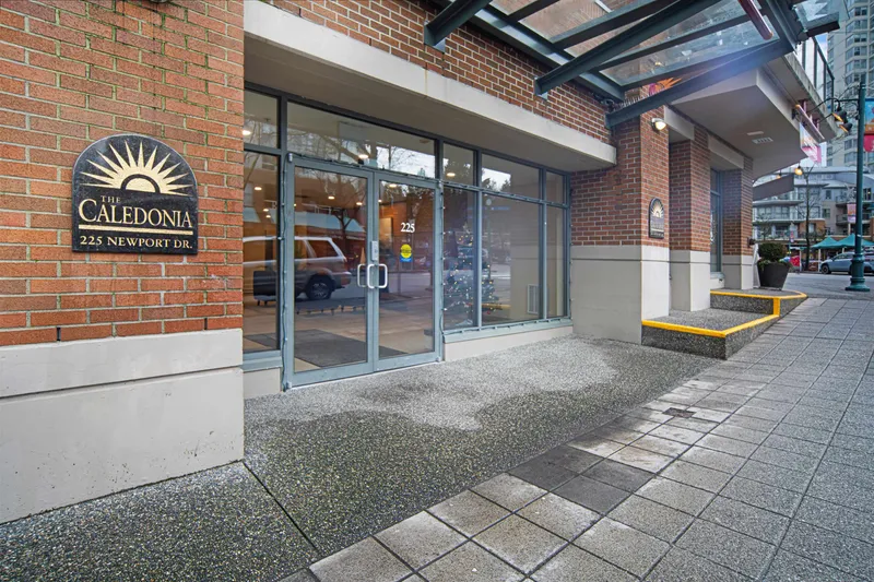 321 225 NEWPORT DRIVE - photo 2 of 25