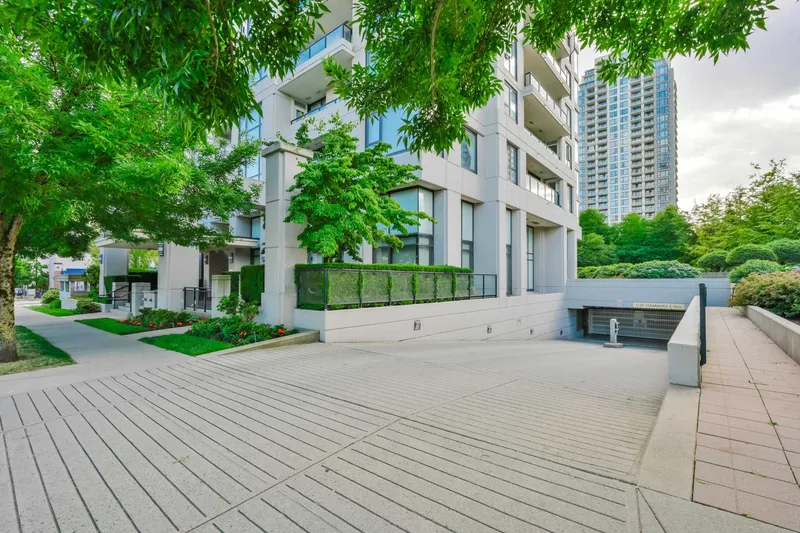 2508 7063 HALL AVENUE - photo 3 of 17