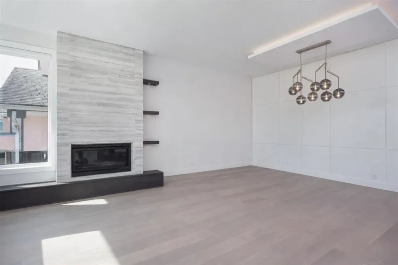 356 W 28TH STREET - photo 3 of 12