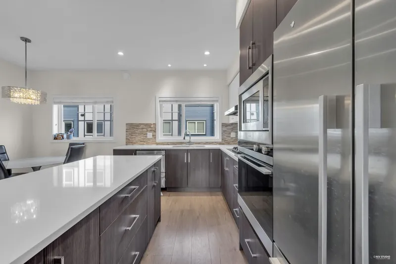 59 9680 ALEXANDRA ROAD - photo 4 of 25