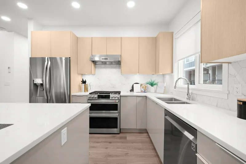 14 7780 BRIDGE STREET - photo 4 of 25