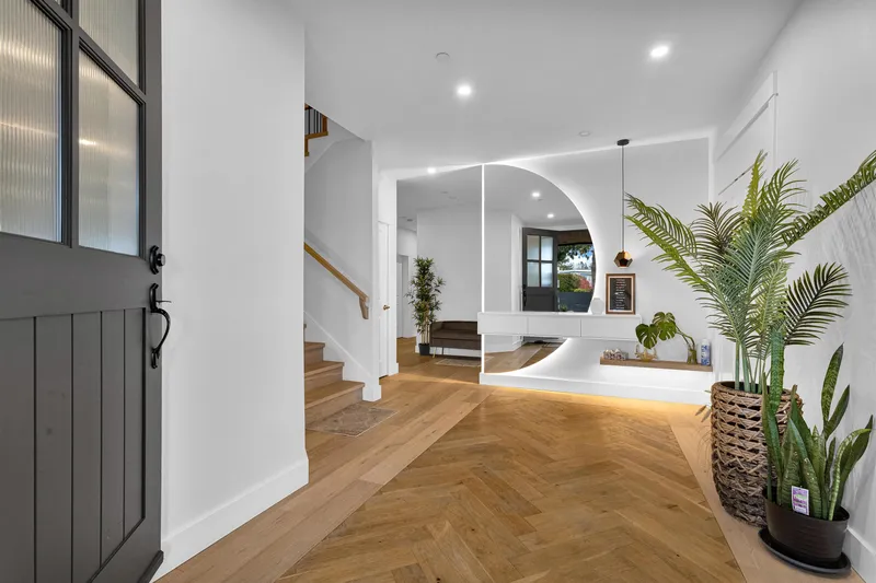 1040 LEE STREET - photo 4 of 25