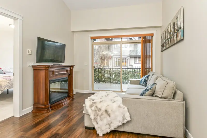 406 8328 207A STREET - photo 3 of 25