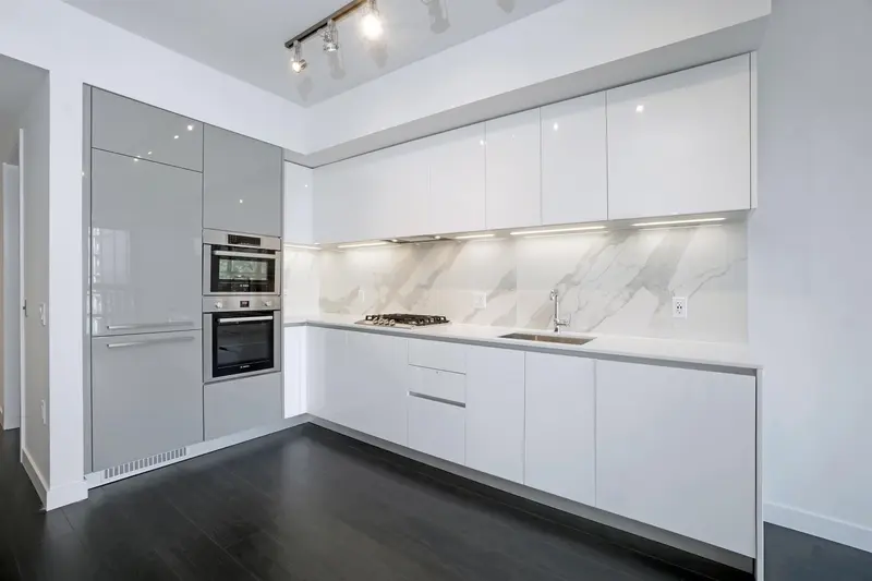 2903 2085 SKYLINE COURT - photo 3 of 25