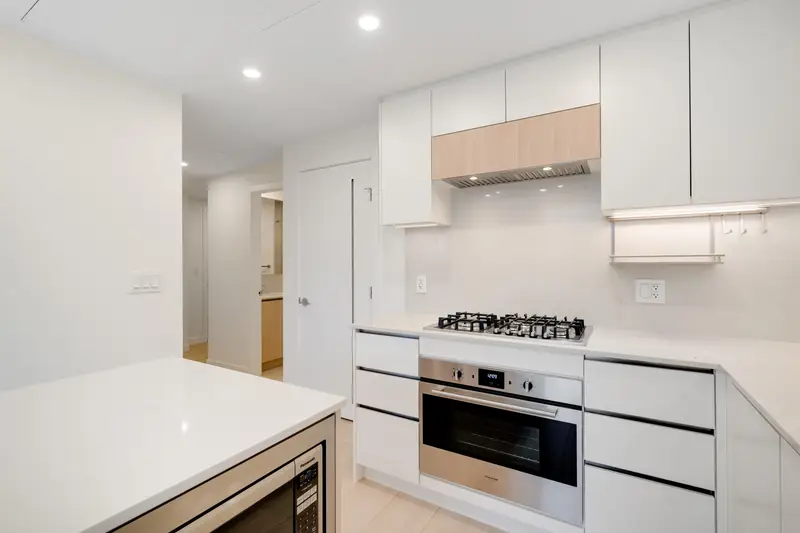 808 13573 98A AVENUE - photo 4 of 25