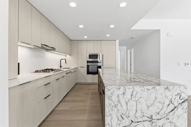 301 3590 W 39TH AVENUE - photo 4 of 25