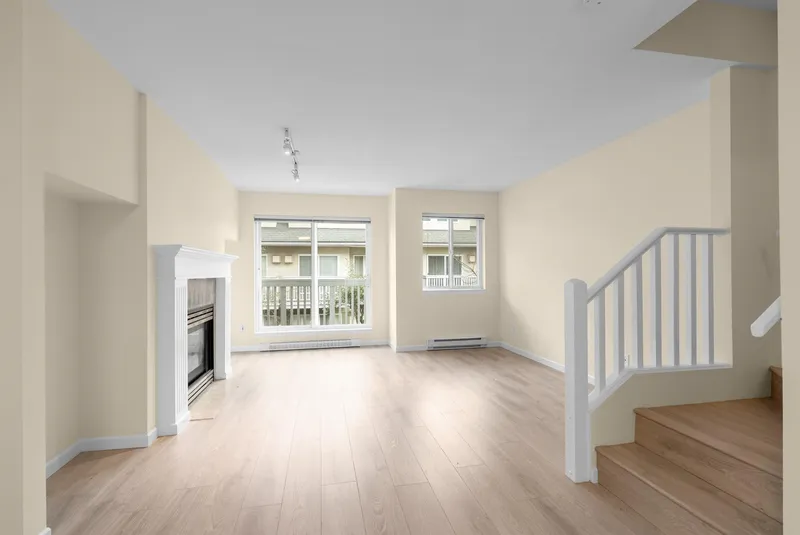 67 7831 GARDEN CITY ROAD - photo 2 of 25