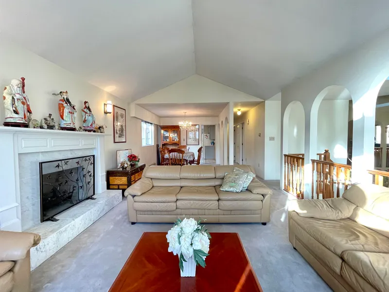 937 W 18TH AVENUE - photo 1 of 25