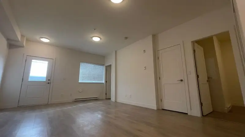 4 1419 MCCALLUM ROAD - photo 4 of 7