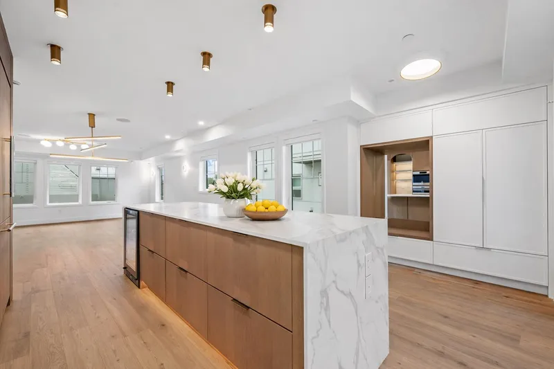 1139 W 33RD AVENUE - photo 3 of 25