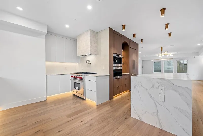 1139 W 33RD AVENUE - photo 4 of 25