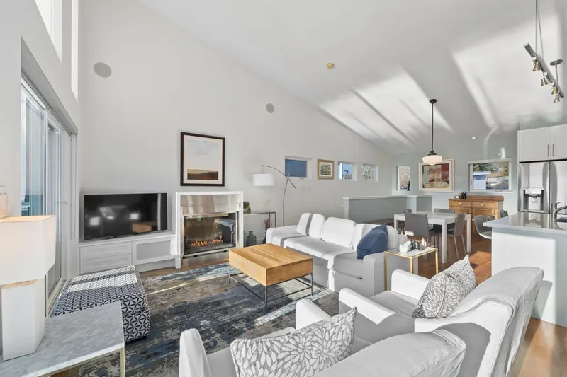 20 415 W ESPLANADE - photo 4 of 25