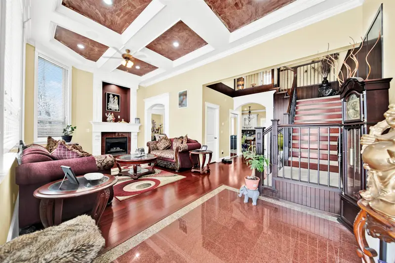 14049 GROSVENOR ROAD - photo 2 of 25