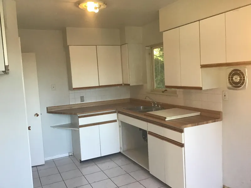 528 GREENWAY AVENUE - photo 3 of 9