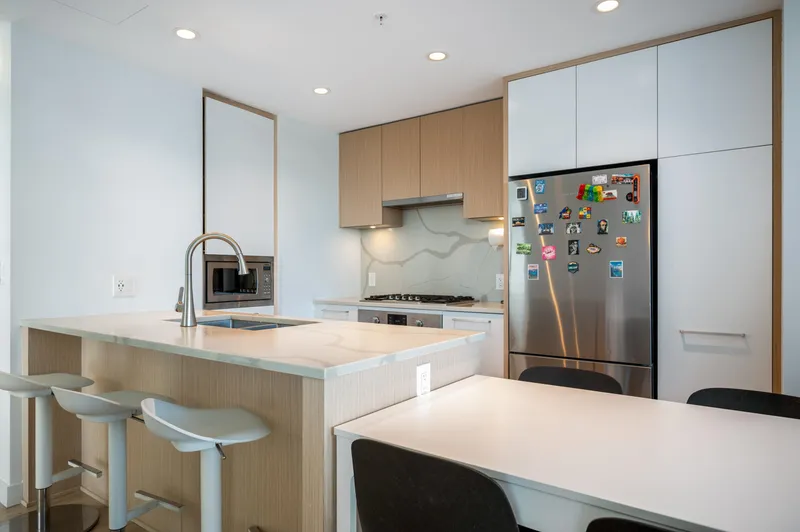 3205 567 CLARKE ROAD - photo 4 of 25