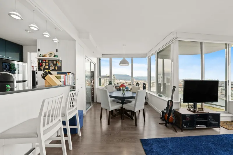 3302 33 SMITHE STREET - photo 2 of 25