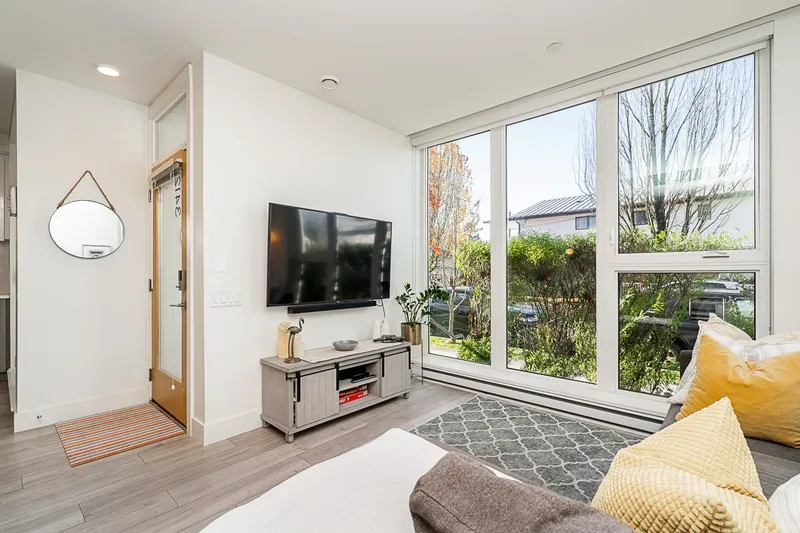 3412 ST. CATHERINES STREET - photo 1 of 25