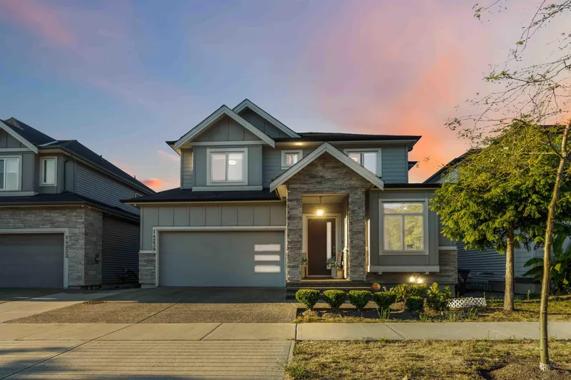 14239 61B AVENUE - photo 2 of 25