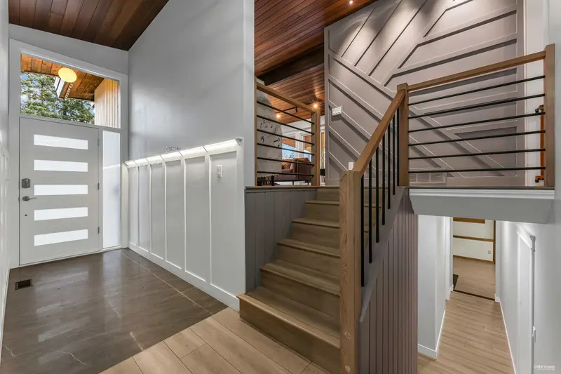 5068 7B AVENUE - photo 2 of 25