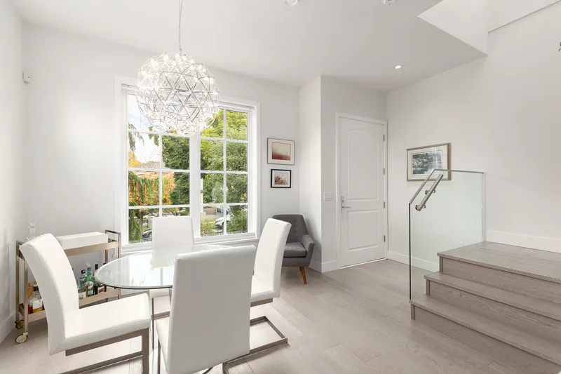 220 E 40TH AVENUE - photo 3 of 25