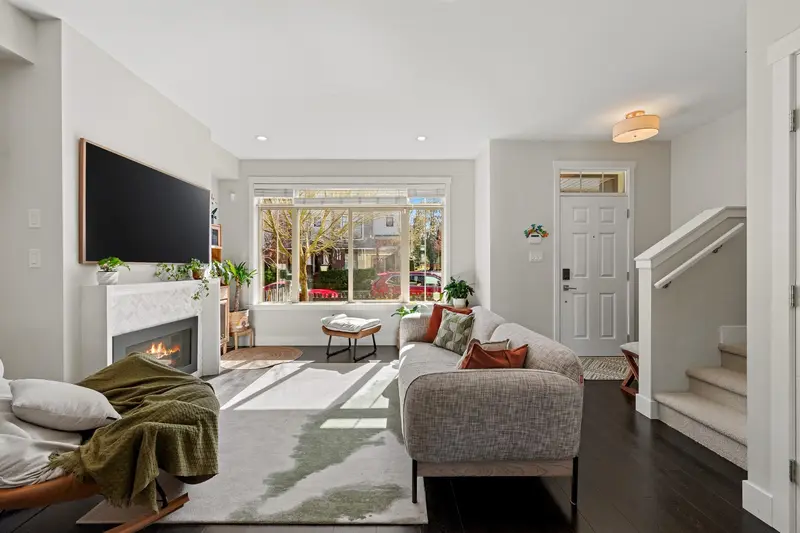 16511 24A AVENUE - photo 4 of 25