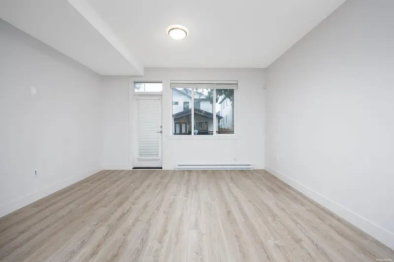 160 9718 161A STREET - photo 4 of 25