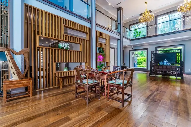 1888 180 STREET - photo 4 of 25