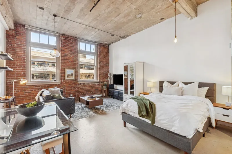 206 546 BEATTY STREET - photo 1 of 25