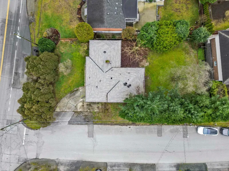 14200 GROSVENOR ROAD - photo 3 of 11