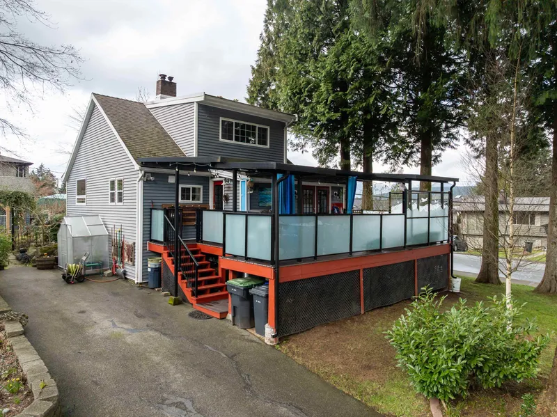 2212 BROOKMOUNT AVENUE - photo 1 of 25