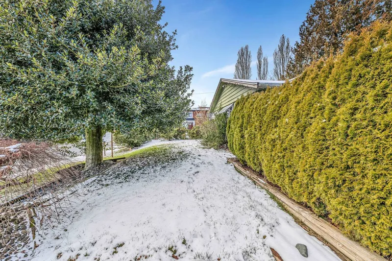 11377 77 AVENUE - photo 2 of 18