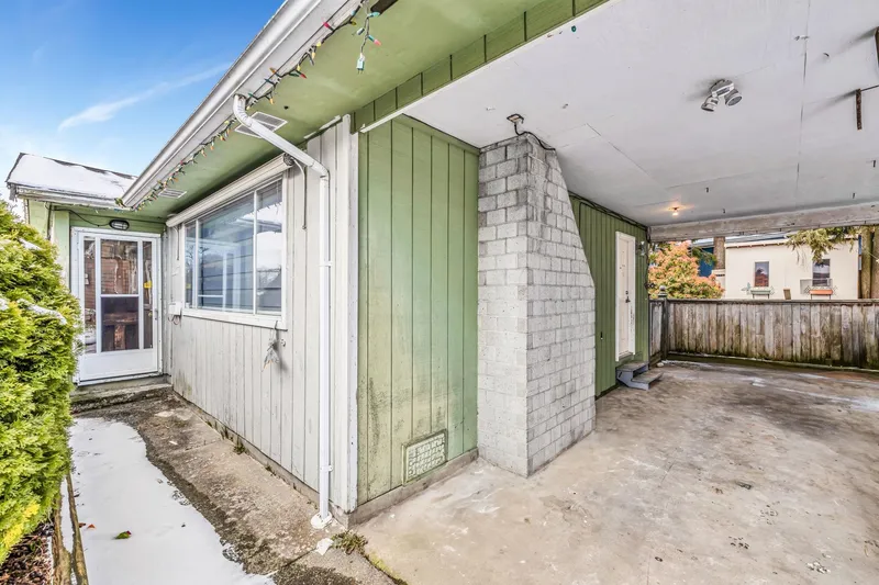 11377 77 AVENUE - photo 3 of 18