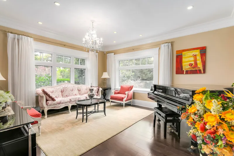 1926 W 17TH AVENUE - photo 2 of 21