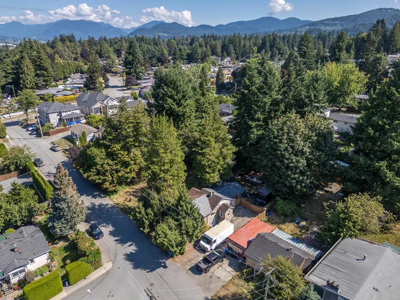 2594 CAMPBELL AVENUE - photo 4 of 25