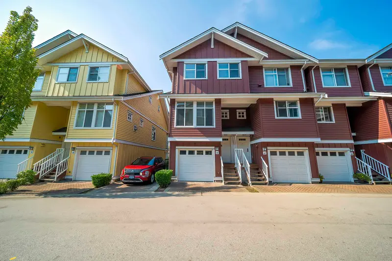 68 935 EWEN AVENUE - photo 1 of 25