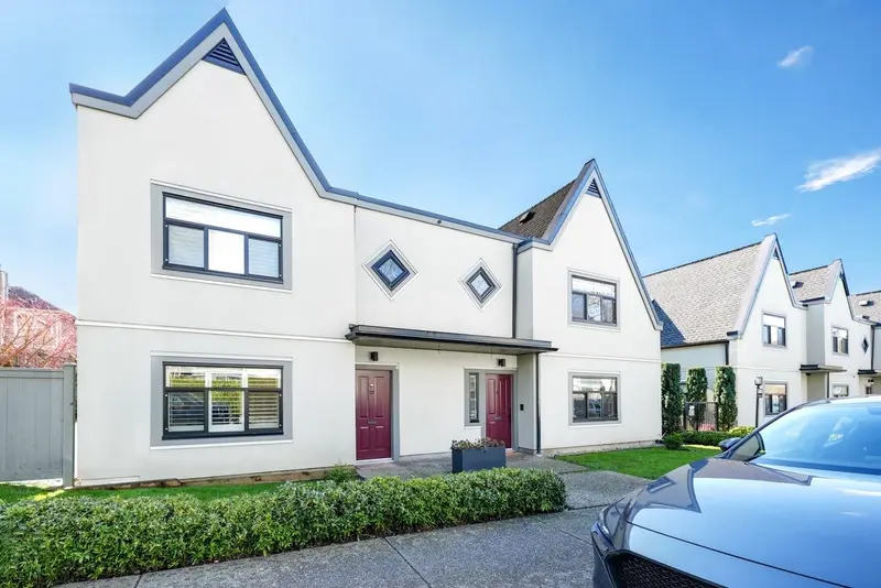 38 889 TOBRUCK AVENUE - photo 1 of 25