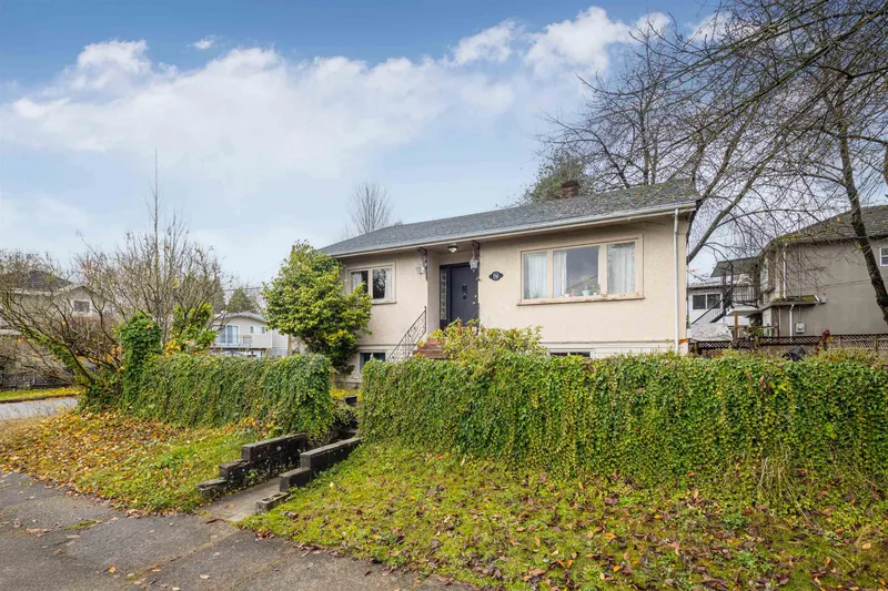 5765 QUEBEC STREET - photo 2 of 14